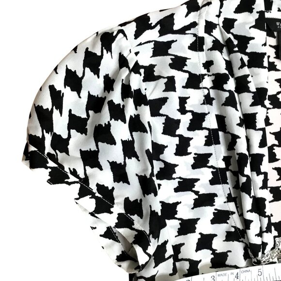 WHITE HOUSE BLACK MARKET Women Silk Houndstooth Wrap Top Quiet Luxury Blouse S - Picture 7 of 9
